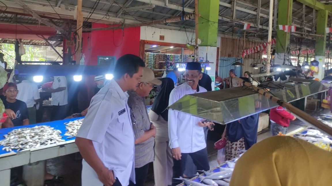  Pemkab Tanah Bumbu Gelar Operasi Pasar di Pasar Pagatan dan Pasar Sungai Loban Jelang Ramadan